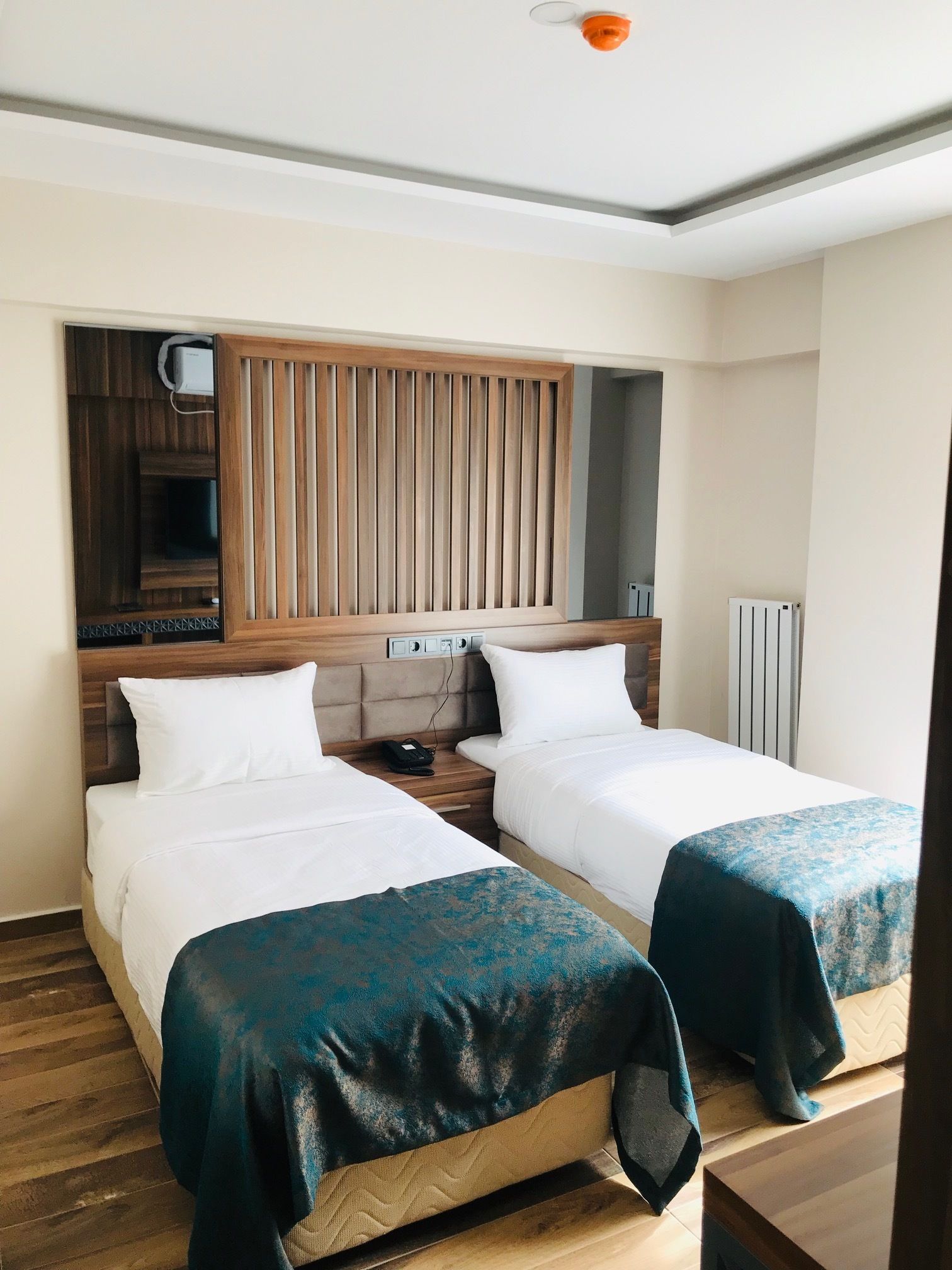 standard twin room, city view | in-room safe, free wifi