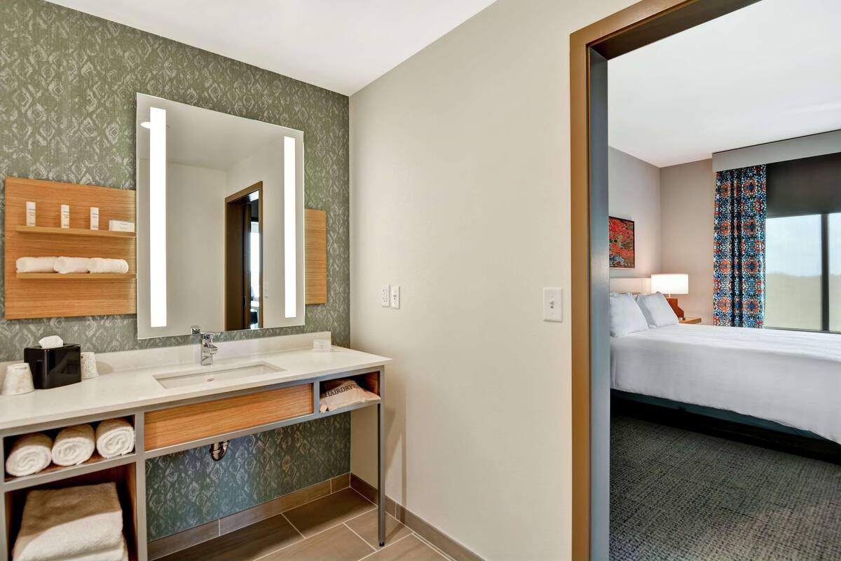 Bathroom | Hair dryer, towels