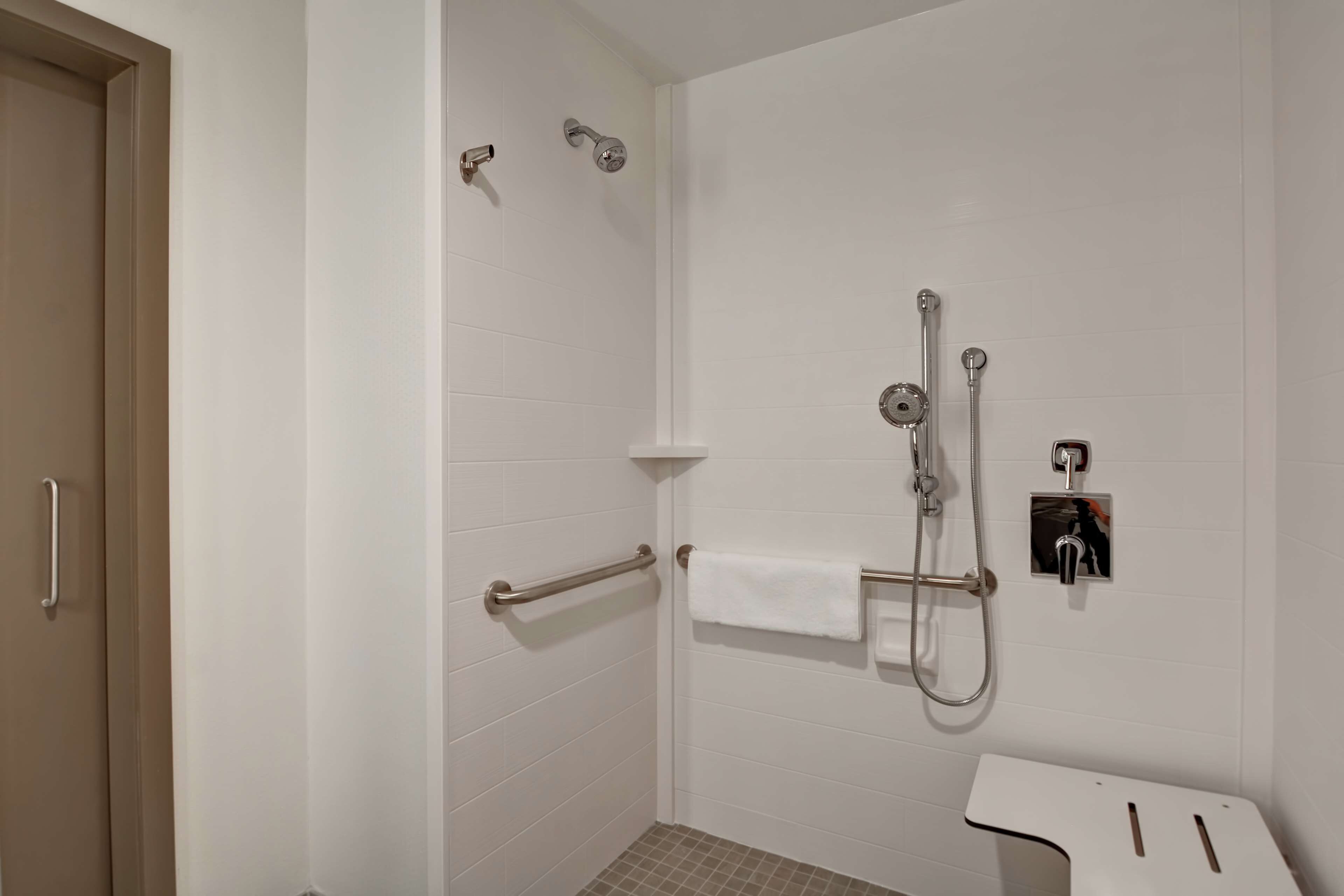 room, 2 queen beds, accessible (roll-in shower) | bathroom shower
