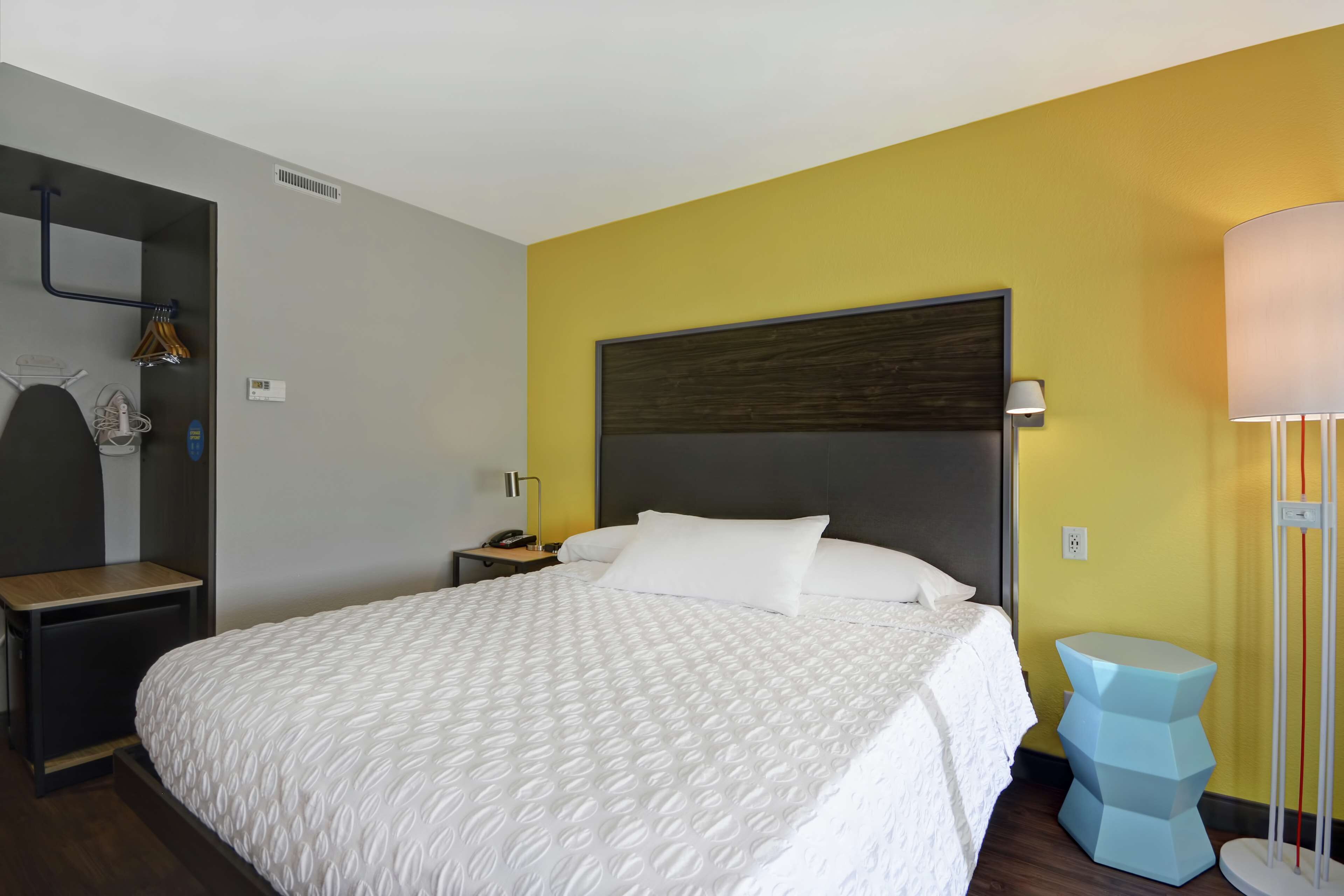 1 bedroom, premium bedding, in-room safe, desk