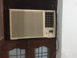 2 bedrooms, WiFi - Moon 1.5BHK Medanta Sector 38 Gurugram (Sector 38)