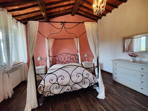 3 Schlafzimmer, Schreibtisch, Bügeleisen/Bügelbrett, kostenloses WLAN