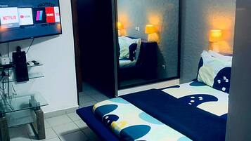 Free WiFi, bed sheets