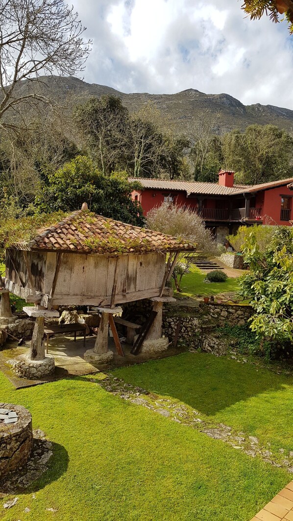 Front of property - Amaicha Apartamentos Rurales (Ribadesella)