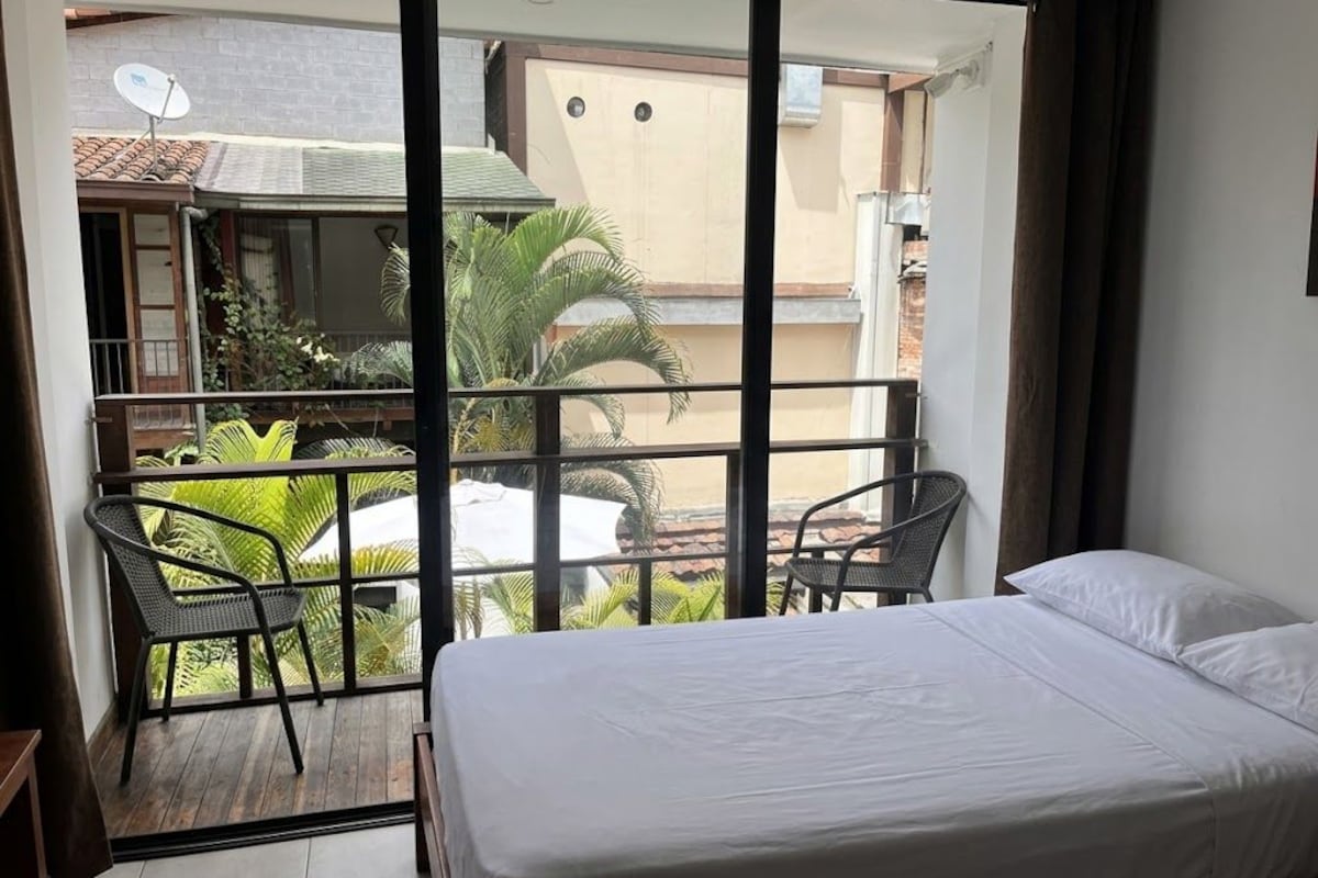 Basic Double or Twin Room, Multiple Beds, Non Smoking | Iron/ironing board, free WiFi, bed sheets