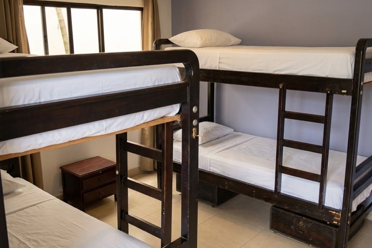 Shared Dormitory, Mixed Dorm, Non Smoking (6 People) | Iron/ironing board, free WiFi, bed sheets