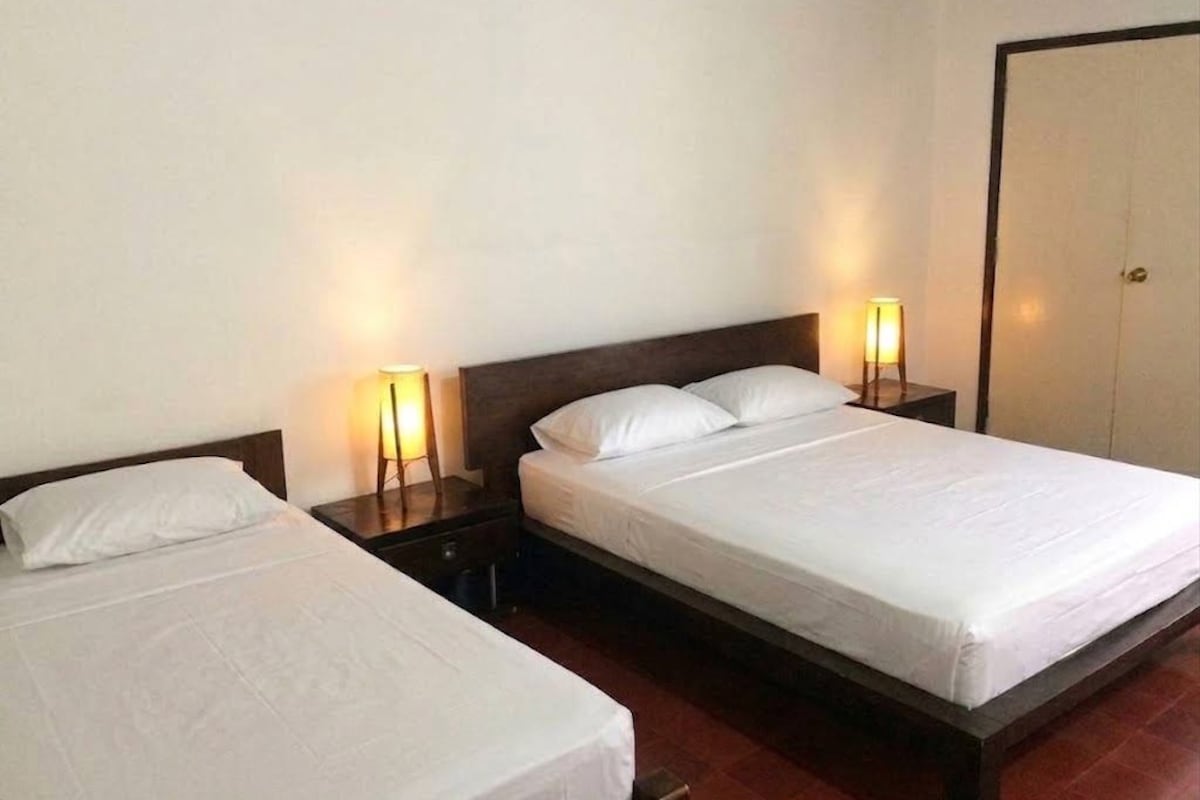 Double Room, 2 Double Beds, Non Smoking (Shared Bathroom) | Iron/ironing board, free WiFi, bed sheets