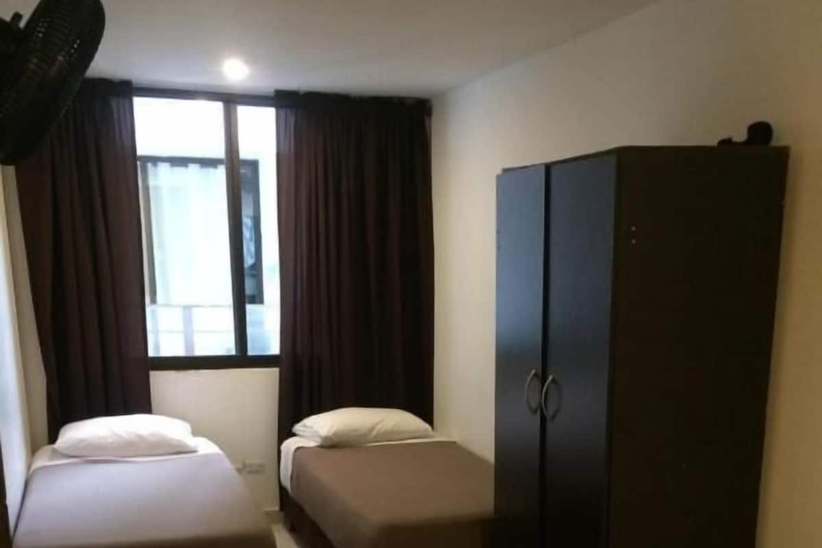 Triple Room, Non Smoking | Iron/ironing board, free WiFi, bed sheets