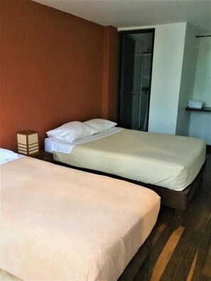 Chambre Double ou avec lits jumeaux, plusieurs lits, non-fumeur