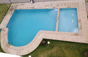 2 piscines extérieures