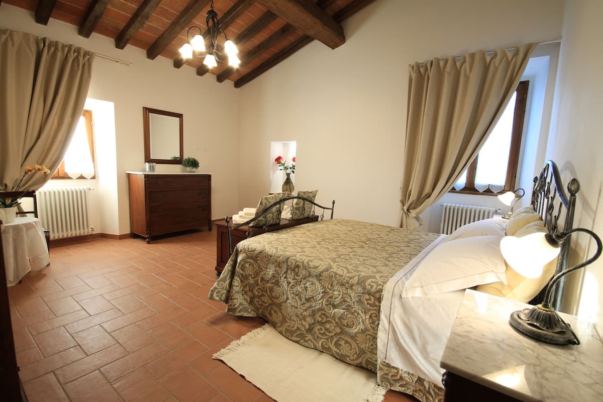 Departamento familiar, 2 habitaciones, vista al viñedo (Mandorlo) | Ropa de cama de alta calidad y decoración personalizada