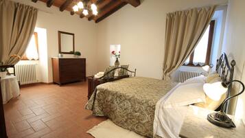 Căn hộ dành cho gia đình, 2 phòng ngủ, quang cảnh vườn nho (Mandorlo) | Bộ đồ giường cao cấp, trang trí khác biệt