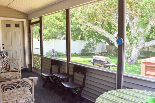 Terrace/patio - Lovely three bedroom home-located in West Dennis Fingers (West Dennis)