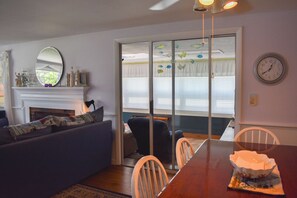 Interior - Lovely three bedroom home-located in West Dennis Fingers (West Dennis)