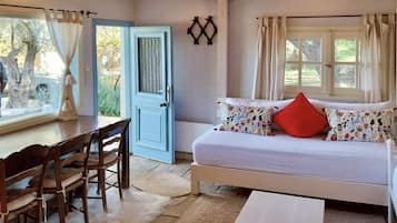 智能電視、壁爐、書籍、音響