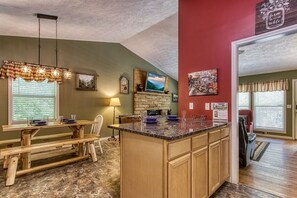 Interior - River Song, Near River, Hot Tub, Foosball, WIFI $560 FREE tickets each paid day! (Sevierville)