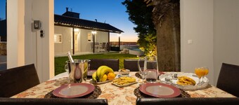 Fontana Luxury Private Villa with Pool Nr Beach & Sea Views In Mountain Village