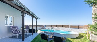 Fontana Villa privée de luxe avec piscine près de la plage et vue sur la mer à Villag