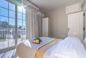 3 chambres, fer et planche à repasser, Wi-Fi, draps fournis