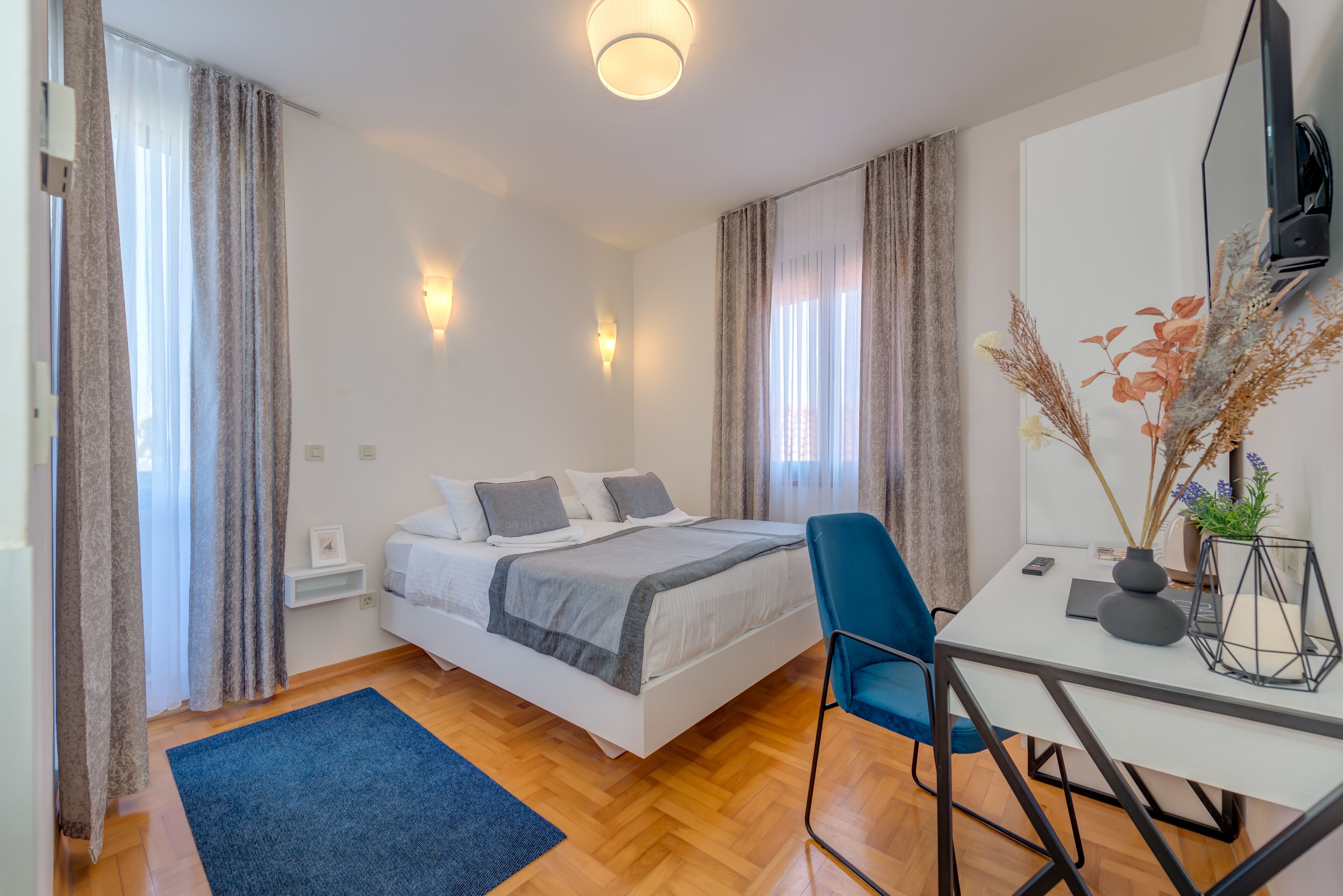 classic suite | 2 bedrooms, premium bedding, tempur-pedic beds, minibar