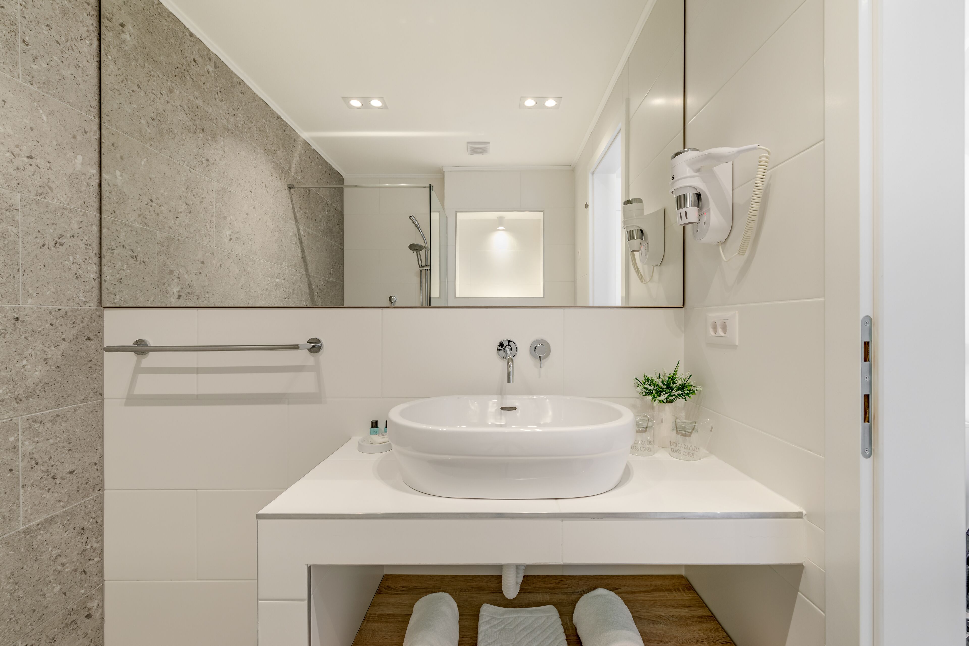 superior double room | bathroom | shower, rainfall showerhead, free toiletries, hair dryer