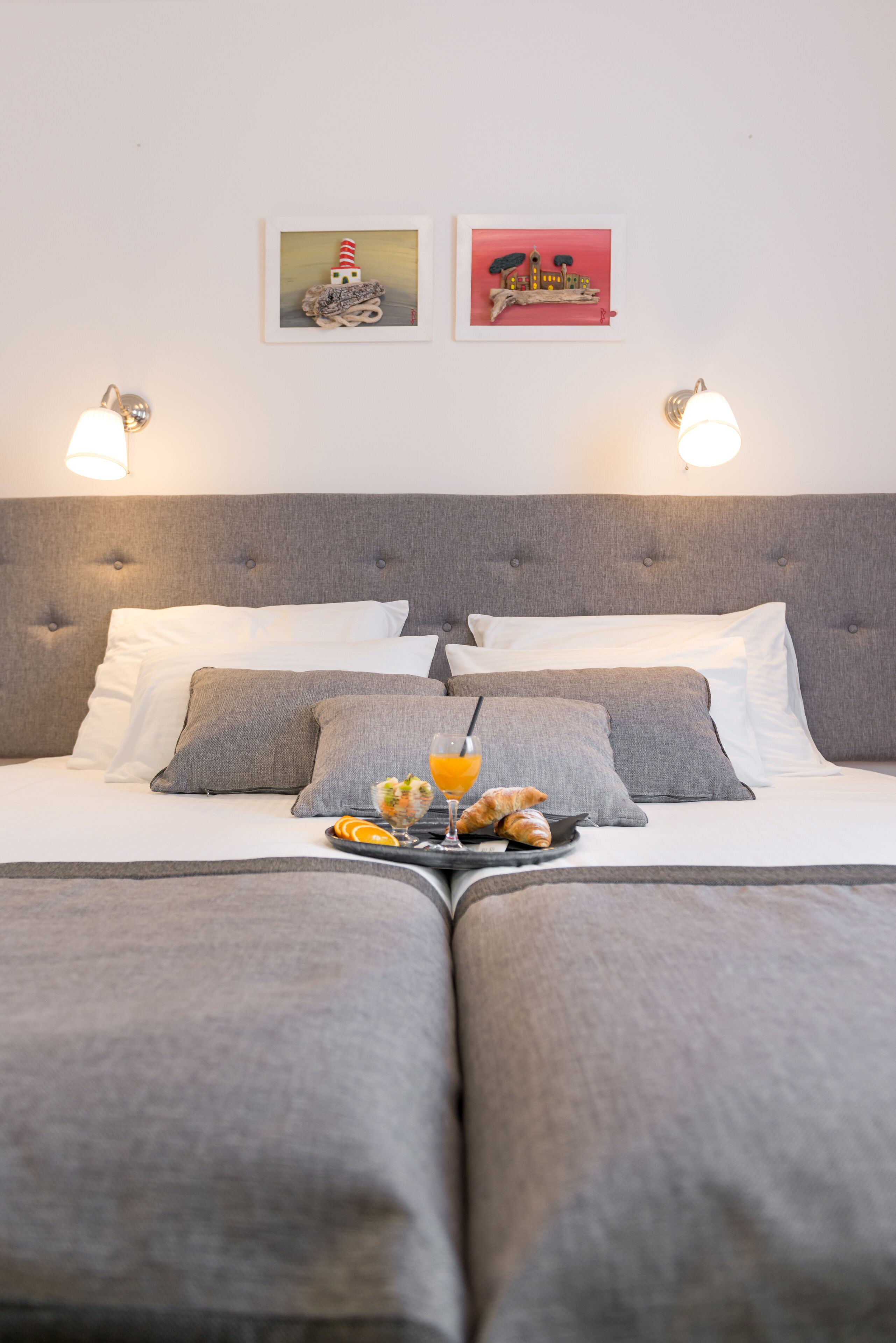 2 bedrooms, premium bedding, tempur-pedic beds, minibar