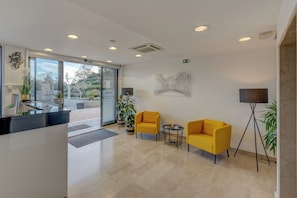 Lobby - PAX (Split)