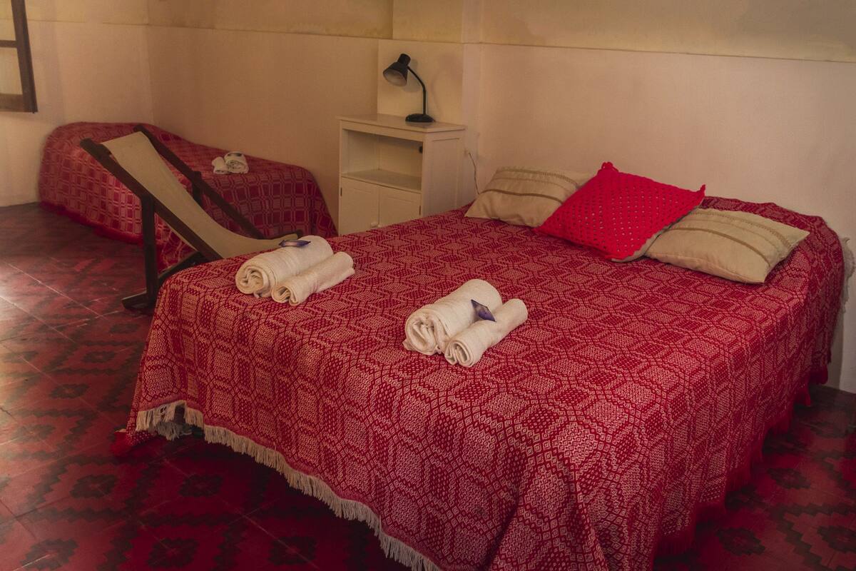 Free WiFi, bed sheets