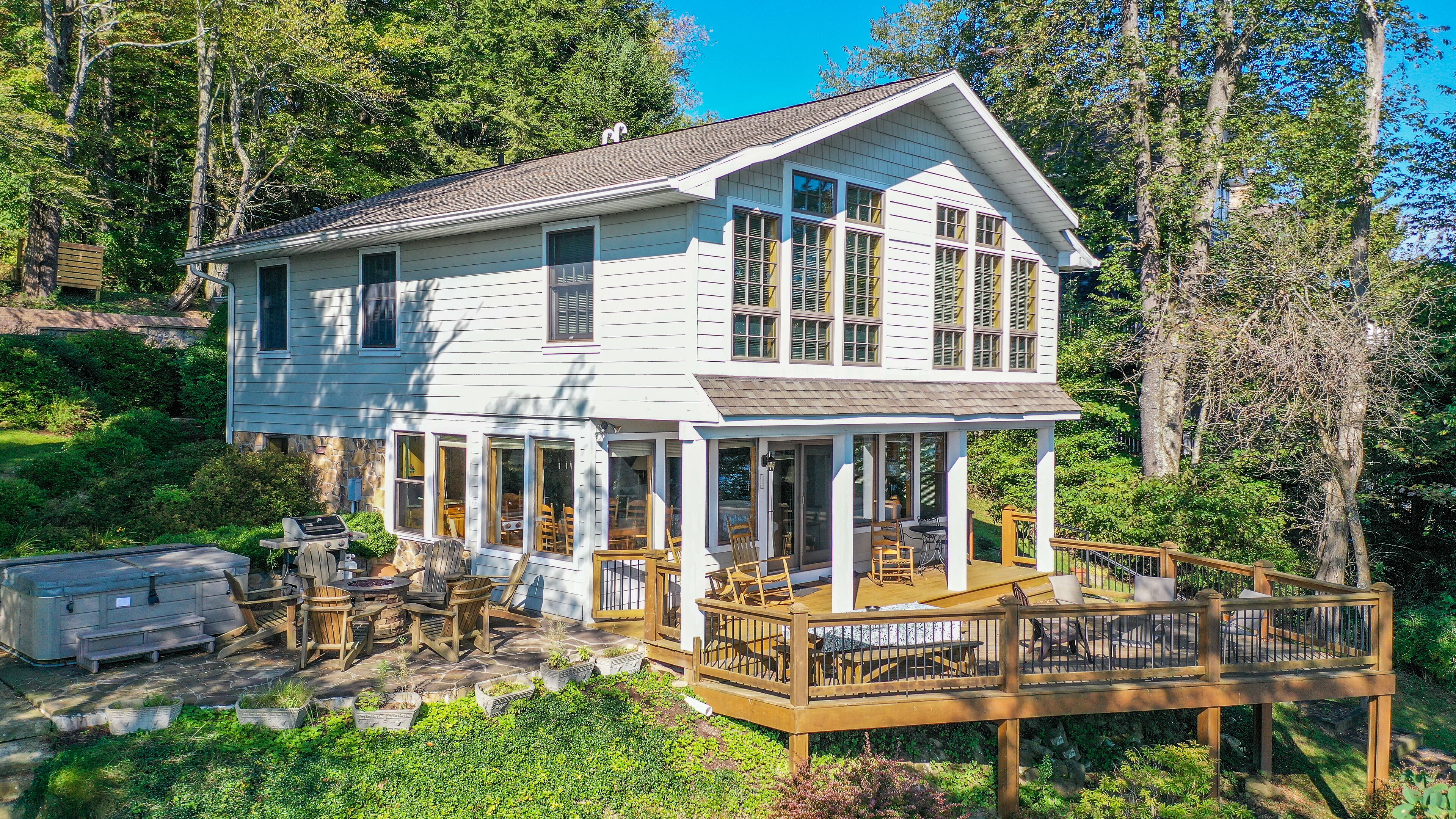 Paradise Found | Lakefront Views + Private Dock & Hot Tub!