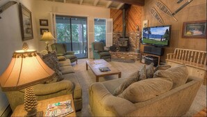 Condo, Multiple Beds, Fireplace | Living area