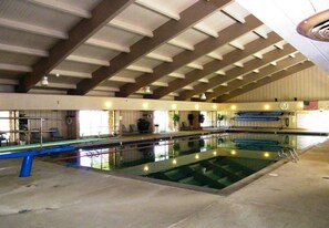 Outdoor pool - Hawks View (South Lake Tahoe)