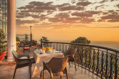 Majestic 3 BHK villa wth living area & stunning views near Dalai Lama Temple