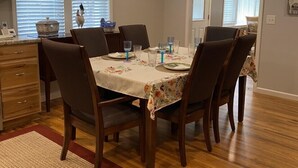 Dining - Cold Mountain Cabin  - Great Cottage with Unbeatable Nightly Rates (Highlands)