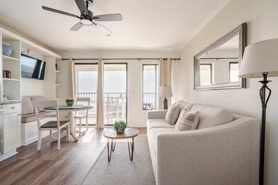 Ocean Front Admirals Row 208 Unobstructed Views Steps from the Beach