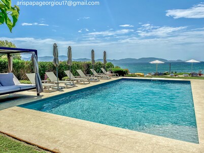 Beachfront Villa Aris