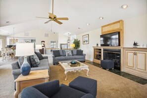 TV, fireplace