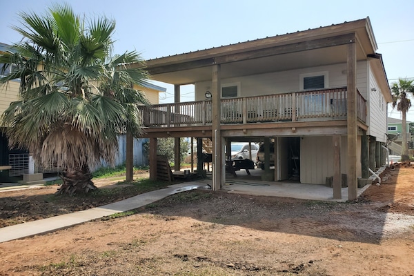 Newly Build Patio Deck Cover.