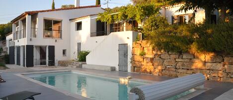 Piscine extérieure, piscine chauffée