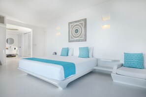 6 bedrooms, in-room safe, desk, iron/ironing board - Beachfront without seaweed, infinity pool, rooftop jacuzzi, Chef included. (TULUM)