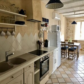 Réfrigérateur, micro-ondes, four, lave-vaisselle