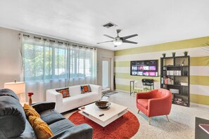 Smart TV, Netflix, libri, servizi in streaming