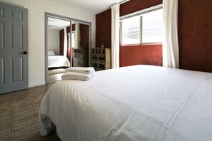 2 bedrooms, iron/ironing board, free WiFi, bed sheets - Architect Designed Condo in Old-town Scottsdale / ** Valley Ho Neighbour ** (Scottsdale)