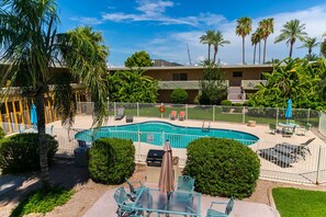 Outdoor pool - Architect Designed Condo in Old-town Scottsdale / ** Valley Ho Neighbour ** (Scottsdale)