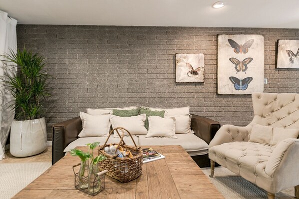 Interior - Architect Designed Condo in Old-town Scottsdale / ** Valley Ho Neighbour ** (Scottsdale)