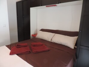 4 chambres, fer et planche Ă repasser, lit parapluie, Wi-Fi gratuit
