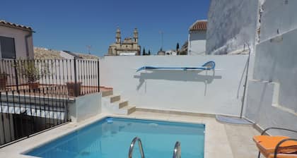 House in the historic center of Olvera, private pool and stunning views