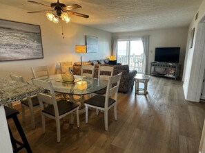 Smart TV, DVD player