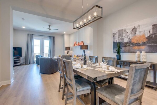 Dining - Stylish Downtown Nash/13 beds/2nd home Opt (Nashville)