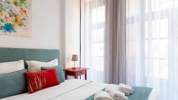 4 quartos, ferros/tábuas de passar roupa, berço de viagem