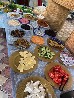 Breakfast buffet